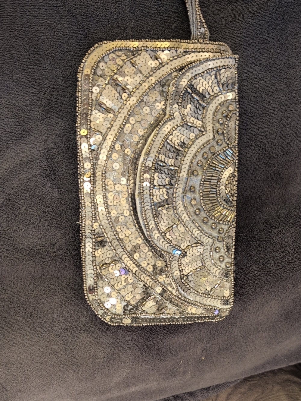 Sequined Silver Phone Wristlet Clutch - Metallic Silver